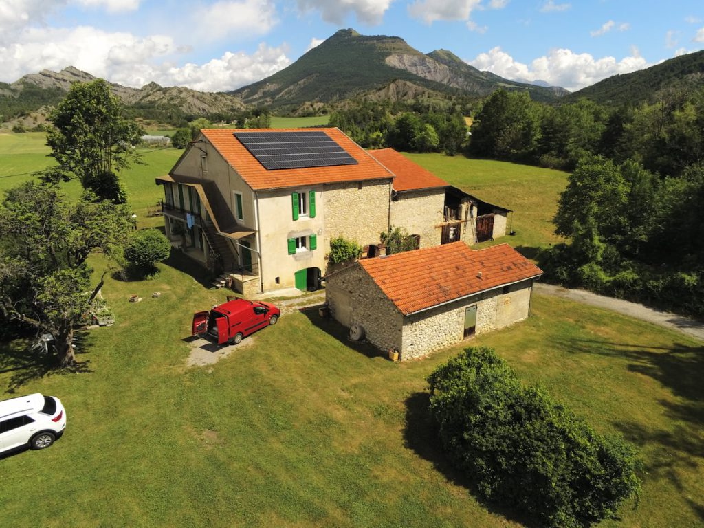 9 kWc de panneaux solaires à Le Saix (05)